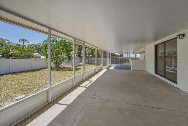 15602 FARNSWORTH LANE, Tampa, FL 33624