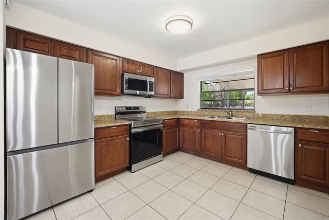 15602 FARNSWORTH LANE, Tampa, FL 33624