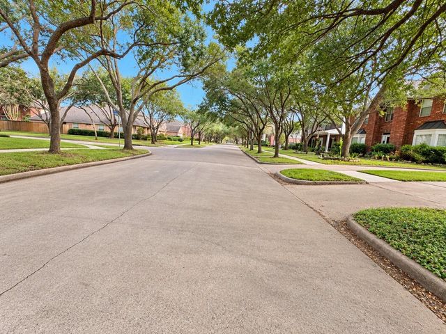 4918 Cedar Spring Drive, Missouri City, TX 77459