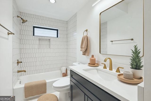 1917 Thompson Avenue, Atlanta, GA 30344