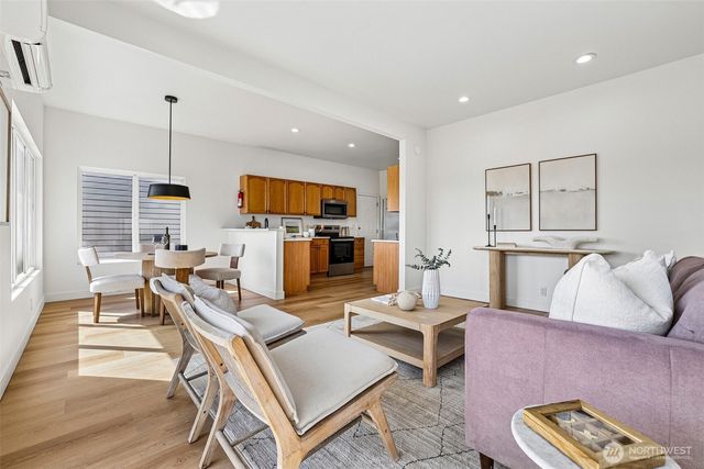 4205 34th Avenue S, Seattle, WA 98118