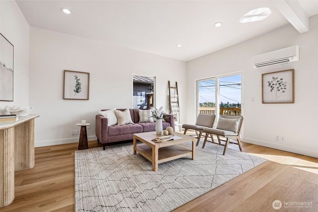 4205 34th Avenue S, Seattle, WA 98118