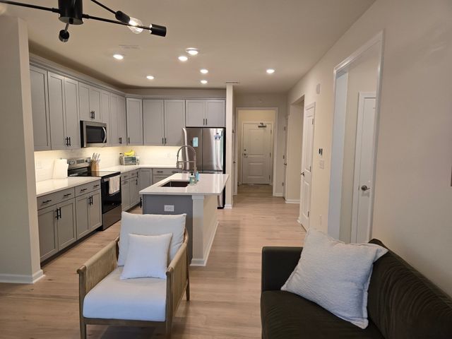 2 Winslow Lane 410, Grafton, MA 01536