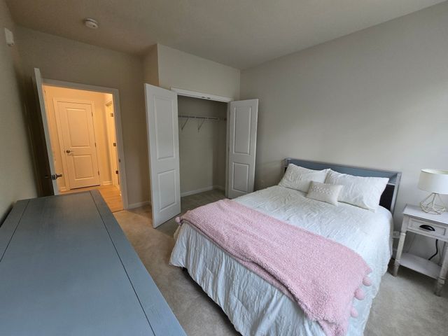 2 Winslow Lane 410, Grafton, MA 01536