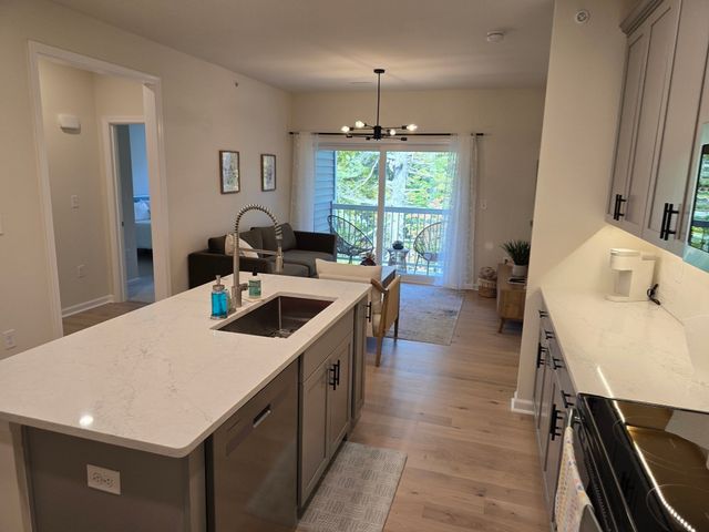 2 Winslow Lane 410, Grafton, MA 01536