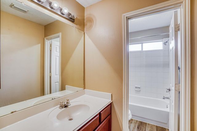 1122 Chase Park Drive, Bacliff, TX 77518