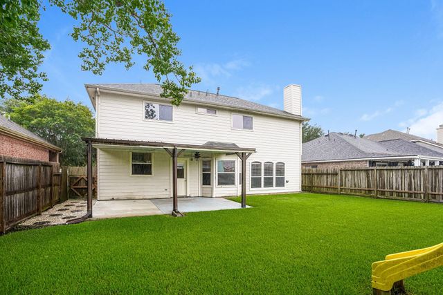 1122 Chase Park Drive, Bacliff, TX 77518