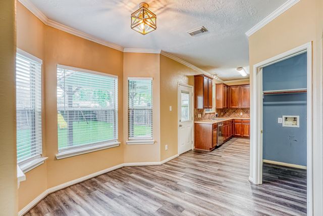 1122 Chase Park Drive, Bacliff, TX 77518