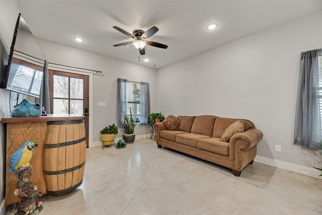 718 E Crawford Street, Denison, TX 75021