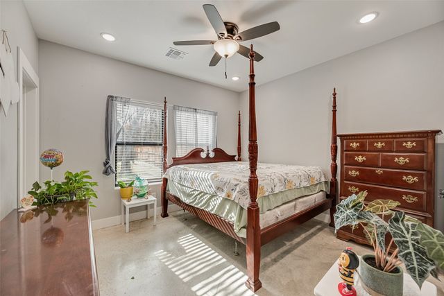 718 E Crawford Street, Denison, TX 75021