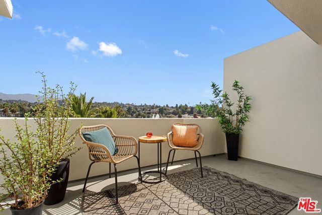 1701 Clinton Street 321, Los Angeles, CA 90026