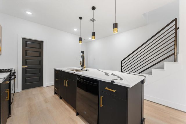 1025 Calvin Avenue, Houston, TX 77088