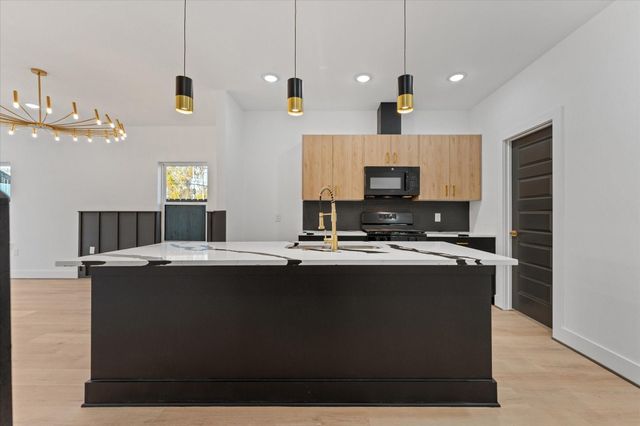 1025 Calvin Avenue, Houston, TX 77088