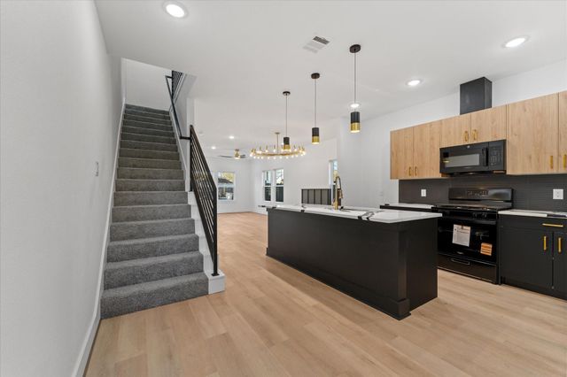 1025 Calvin Avenue, Houston, TX 77088