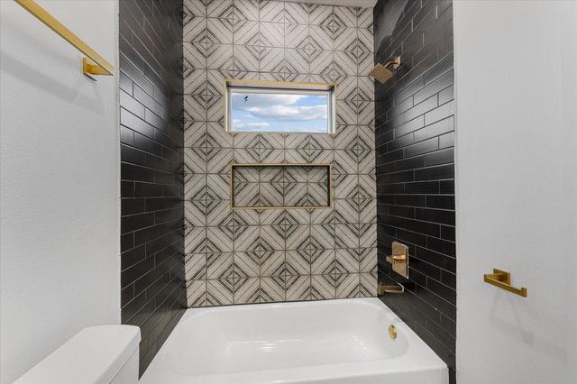 1025 Calvin Avenue, Houston, TX 77088