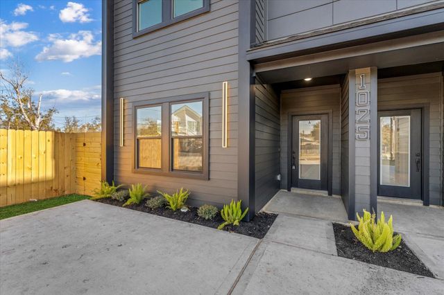 1025 Calvin Avenue, Houston, TX 77088