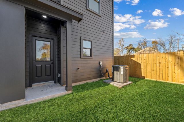 1025 Calvin Avenue, Houston, TX 77088