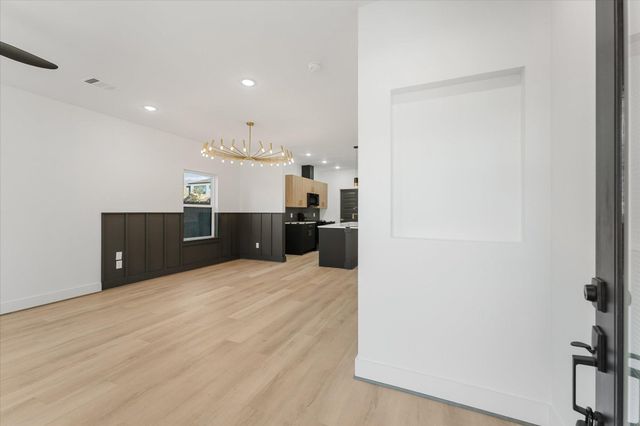 1025 Calvin Avenue, Houston, TX 77088