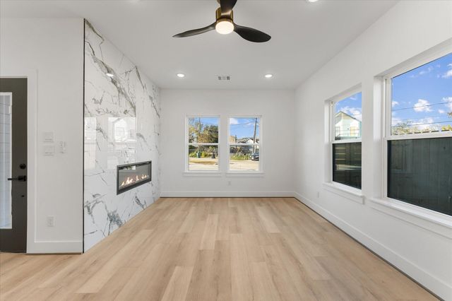 1025 Calvin Avenue, Houston, TX 77088