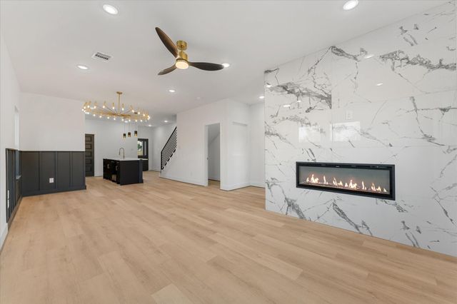 1025 Calvin Avenue, Houston, TX 77088