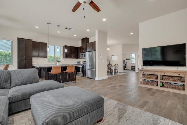 1244 Bluegrass Ct, Oakdale, CA 95361