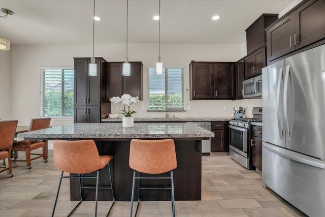1244 Bluegrass Ct, Oakdale, CA 95361