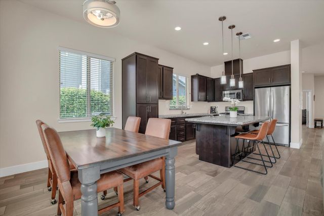 1244 Bluegrass Ct, Oakdale, CA 95361