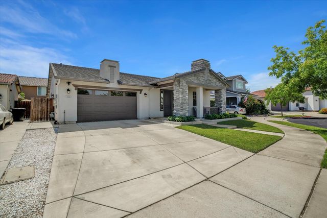 1244 Bluegrass Ct, Oakdale, CA 95361