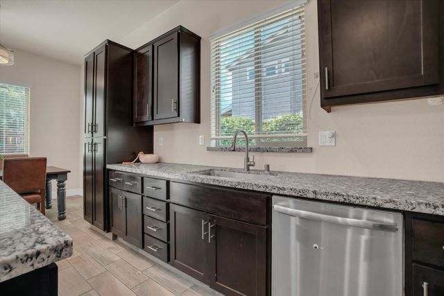 1244 Bluegrass Ct, Oakdale, CA 95361