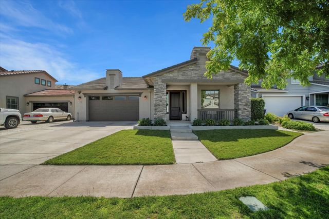 1244 Bluegrass Ct, Oakdale, CA 95361