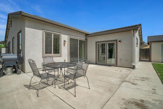 1244 Bluegrass Ct, Oakdale, CA 95361