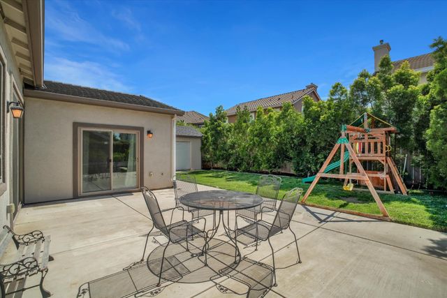1244 Bluegrass Ct, Oakdale, CA 95361