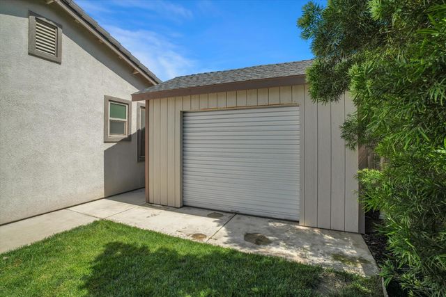 1244 Bluegrass Ct, Oakdale, CA 95361