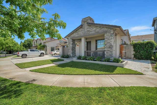 1244 Bluegrass Ct, Oakdale, CA 95361