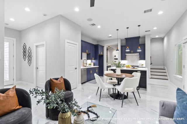 825 Paul Quinn Street B, Houston, TX 77091