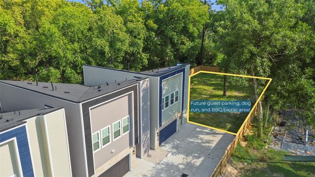 825 Paul Quinn Street B, Houston, TX 77091