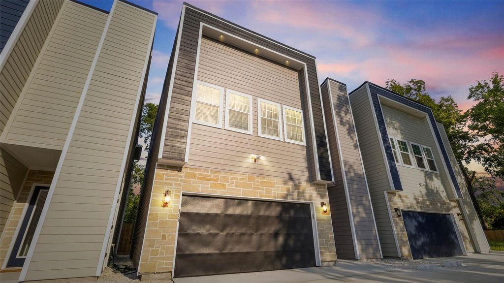 825 Paul Quinn Street B, Houston, TX 77091