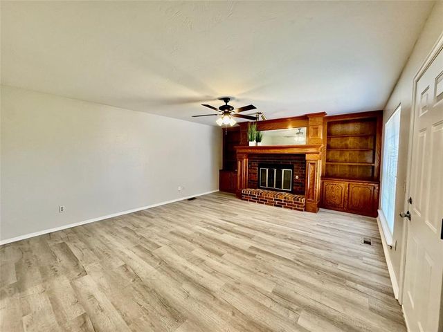 11724 SW 7th Street, Yukon, OK 73099