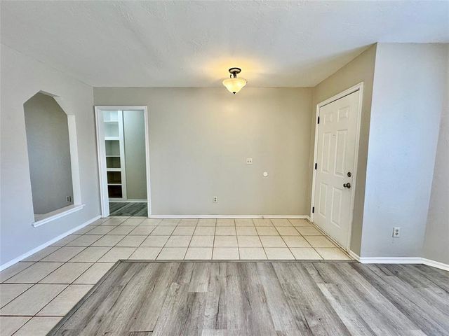 11724 SW 7th Street, Yukon, OK 73099