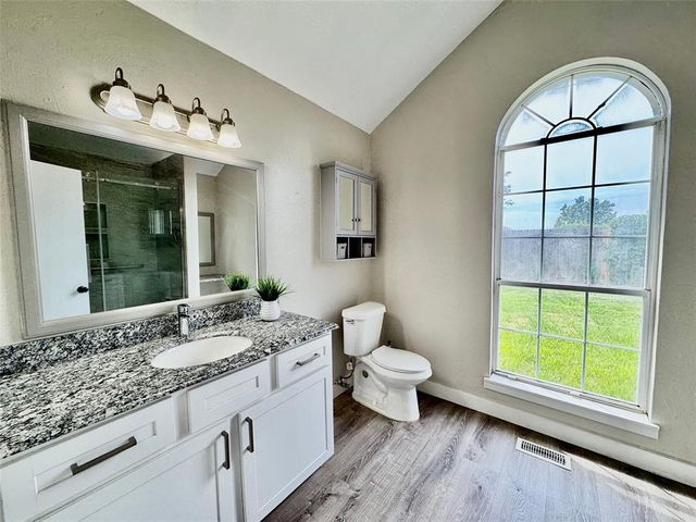 11724 SW 7th Street, Yukon, OK 73099