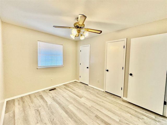 11724 SW 7th Street, Yukon, OK 73099