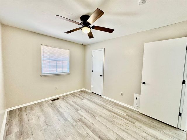 11724 SW 7th Street, Yukon, OK 73099