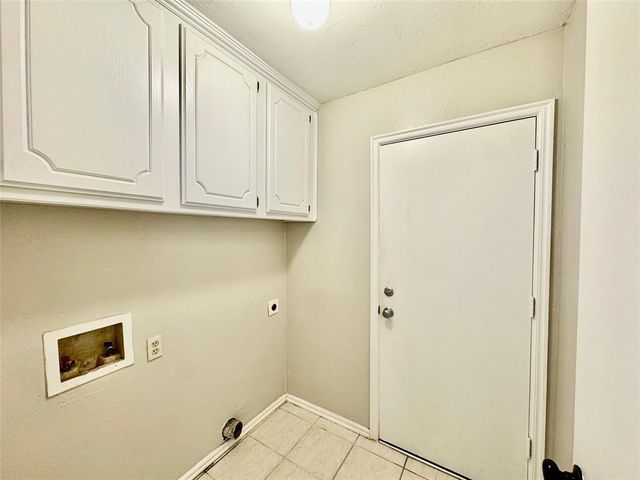11724 SW 7th Street, Yukon, OK 73099