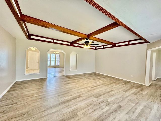 11724 SW 7th Street, Yukon, OK 73099
