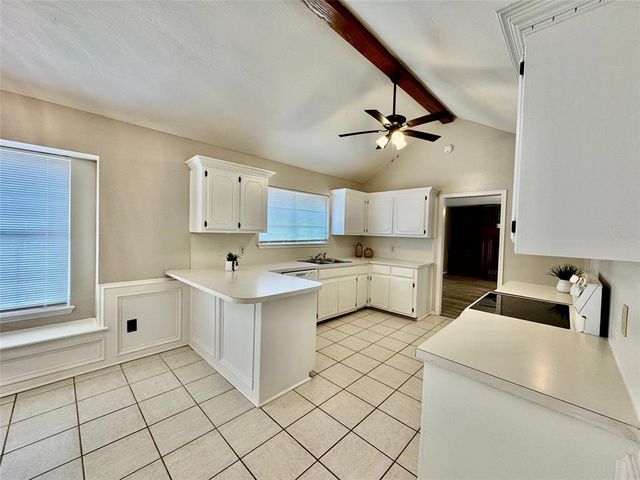 11724 SW 7th Street, Yukon, OK 73099