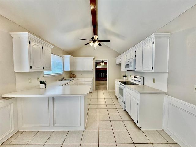 11724 SW 7th Street, Yukon, OK 73099