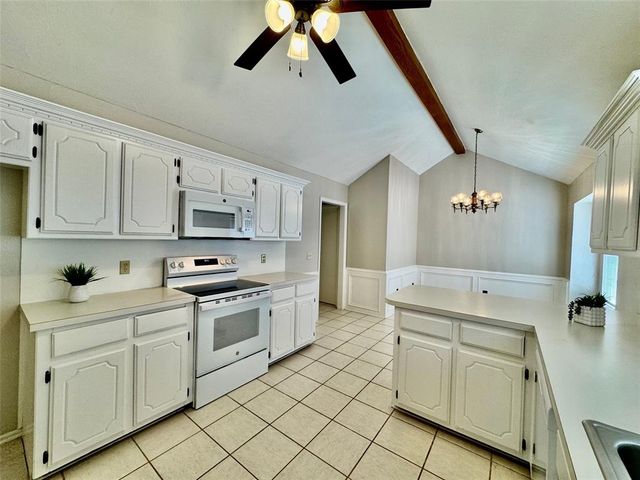 11724 SW 7th Street, Yukon, OK 73099
