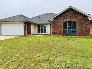 11724 SW 7th Street, Yukon, OK 73099