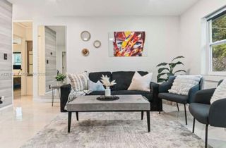 2320 SW 18th Ter 1, Fort Lauderdale, FL 33315