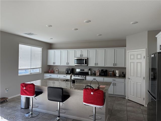 4431 Creekside Cavern Avenue, North Las Vegas, NV 89084